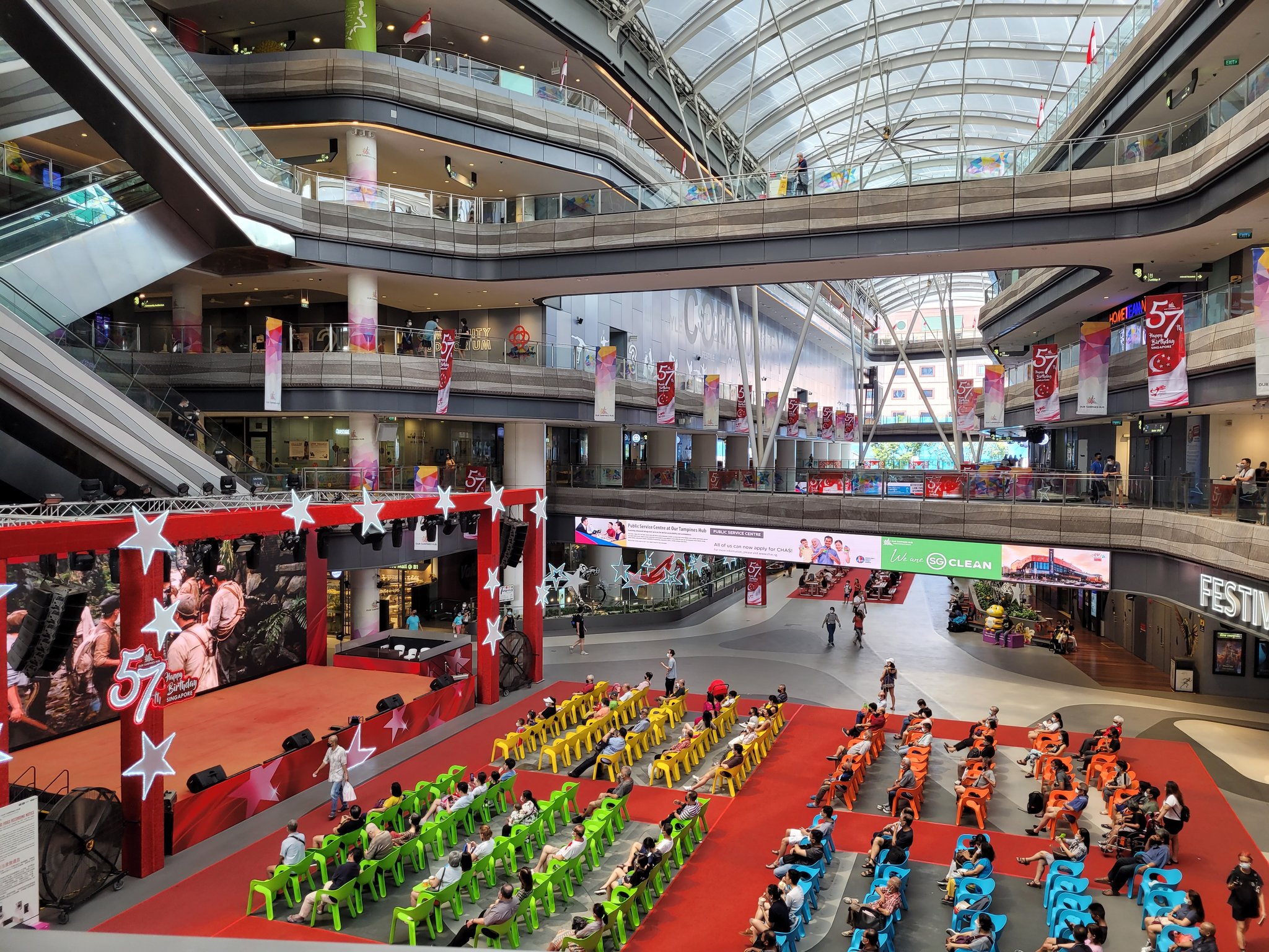 illustrer our tampines hub et le mall